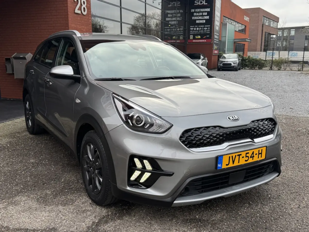 1.6 GDi Hybrid DynamicLine // APPLE CARPLAY - ANDROID AUTO // CAMERA // CLIMA // ADAPTIVE