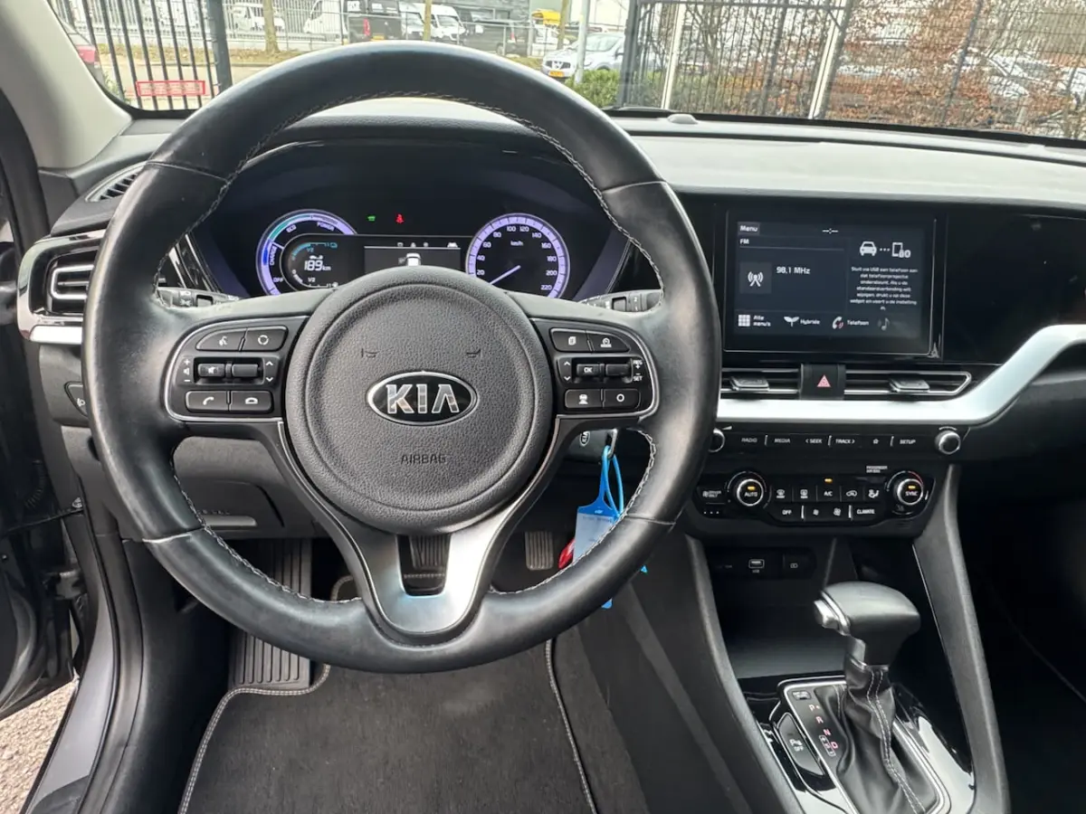1.6 GDi Hybrid DynamicLine // APPLE CARPLAY - ANDROID AUTO // CAMERA // CLIMA // ADAPTIVE