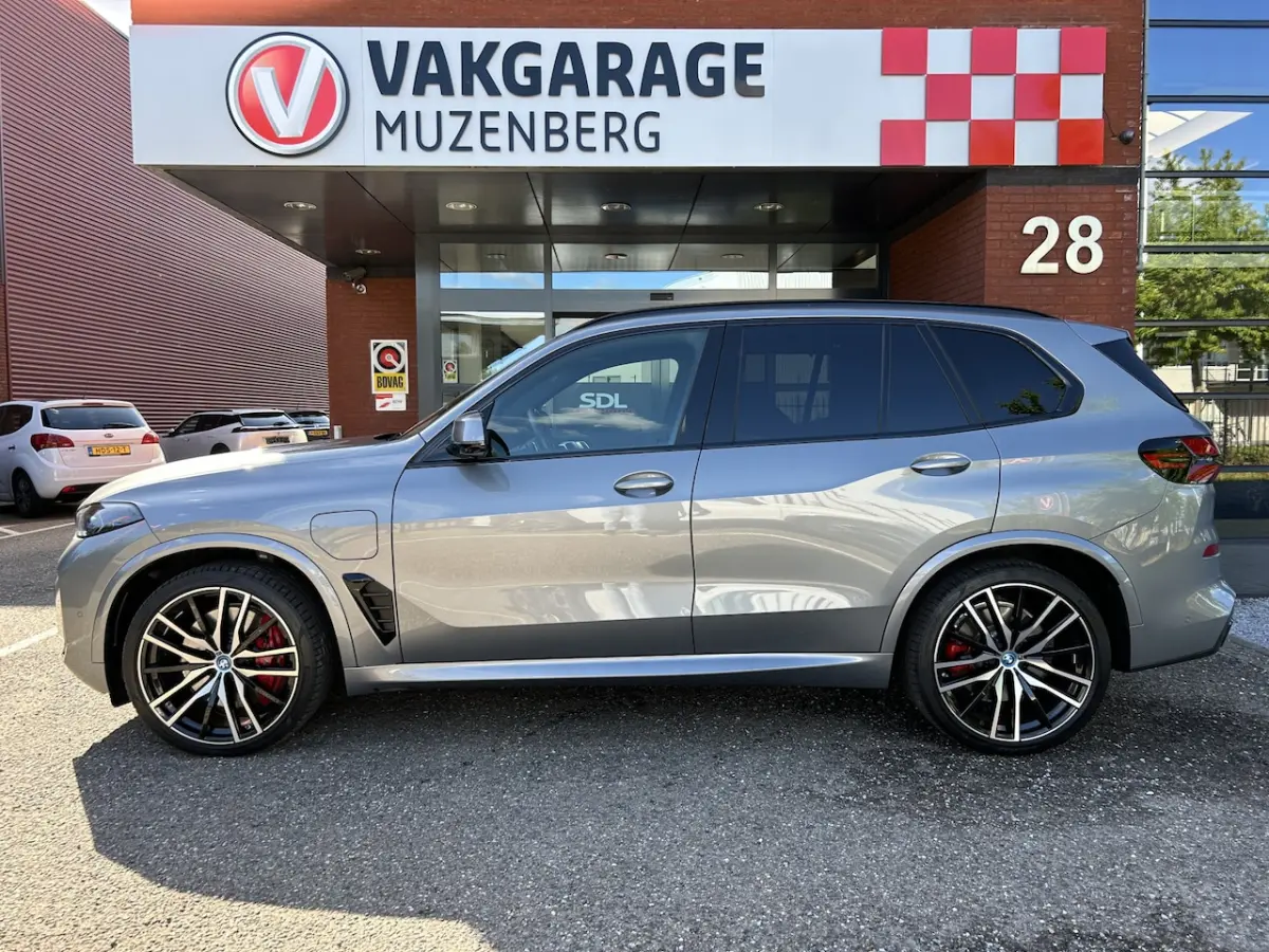 xDrive50e // M-PRO // MATRIX LED // HARMAN KARDON // MEMORY SEAT // PANO/SCHUIFKANTELDAK /