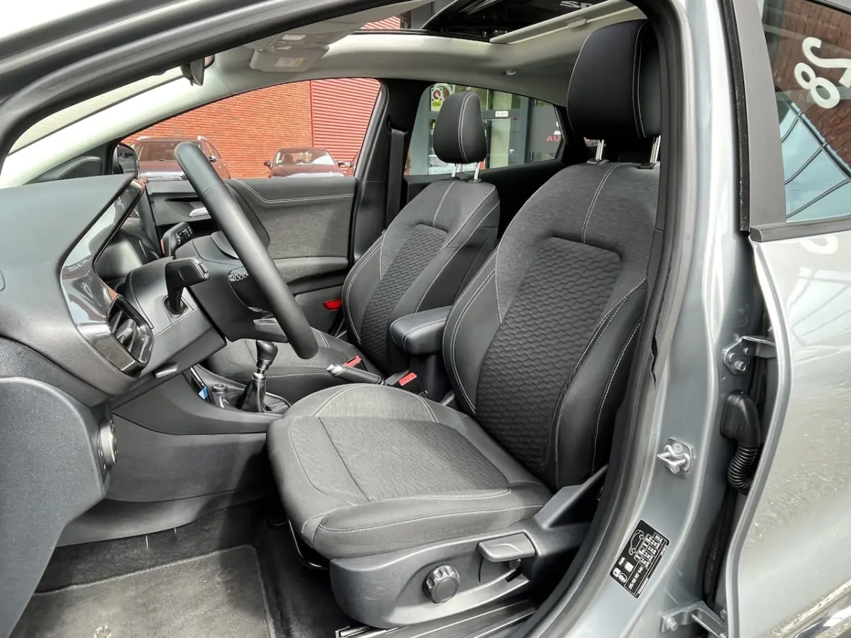1.0 EcoBoost Hybrid Titanium X // PANO SCHUIF DAK // NAVI // PDC // STOEL + STUUR VERWARMI