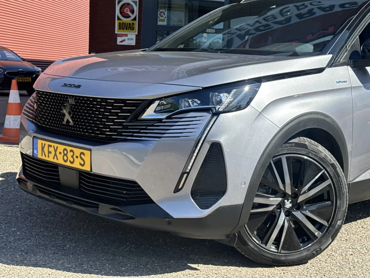 1.6 HYbrid 225 GT BLACK PACK // PANO/SCHUIFKANTELDAK // ADAPTIVE CRUISE // FULL LED // FOC