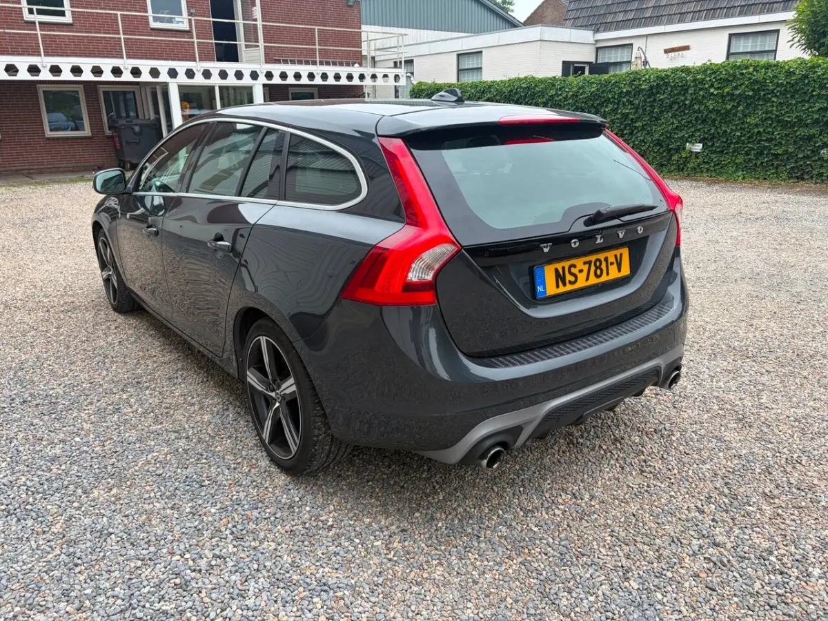 2.0 T3 R-Design Dealer OH. Veel opt. NAP. FULL