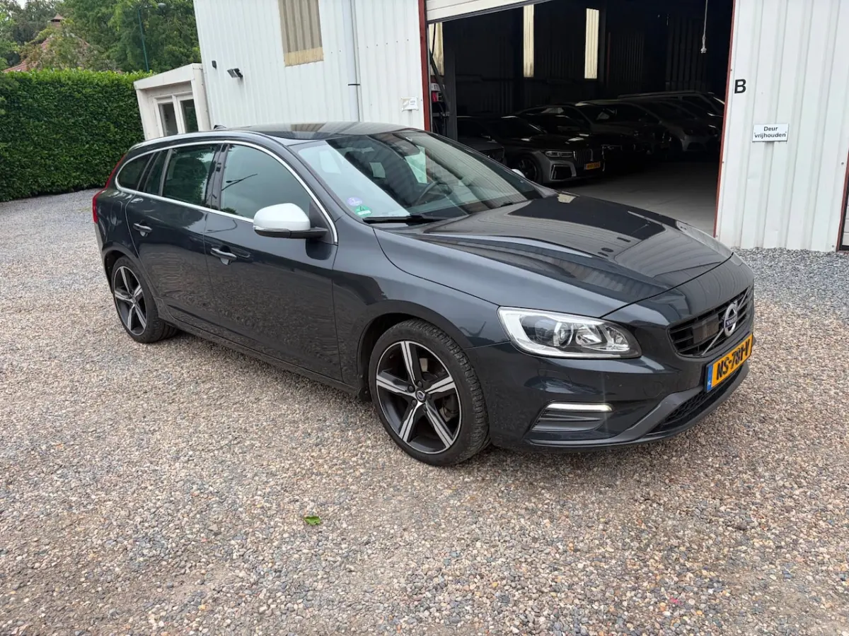 2.0 T3 R-Design Dealer OH. Veel opt. NAP. FULL