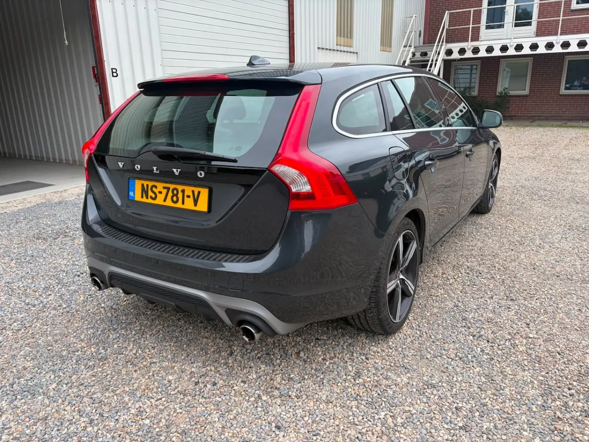 2.0 T3 R-Design Dealer OH. Veel opt. NAP. FULL