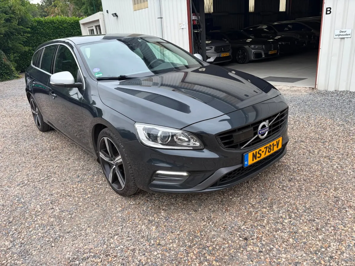 2.0 T3 R-Design Dealer OH. Veel opt. NAP. FULL