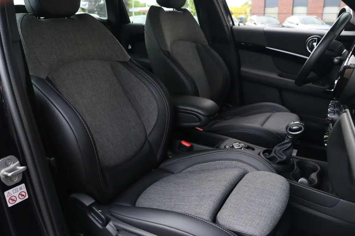 1.5 Cooper S E ALL4 Yours | Camera | LED | Carplay |