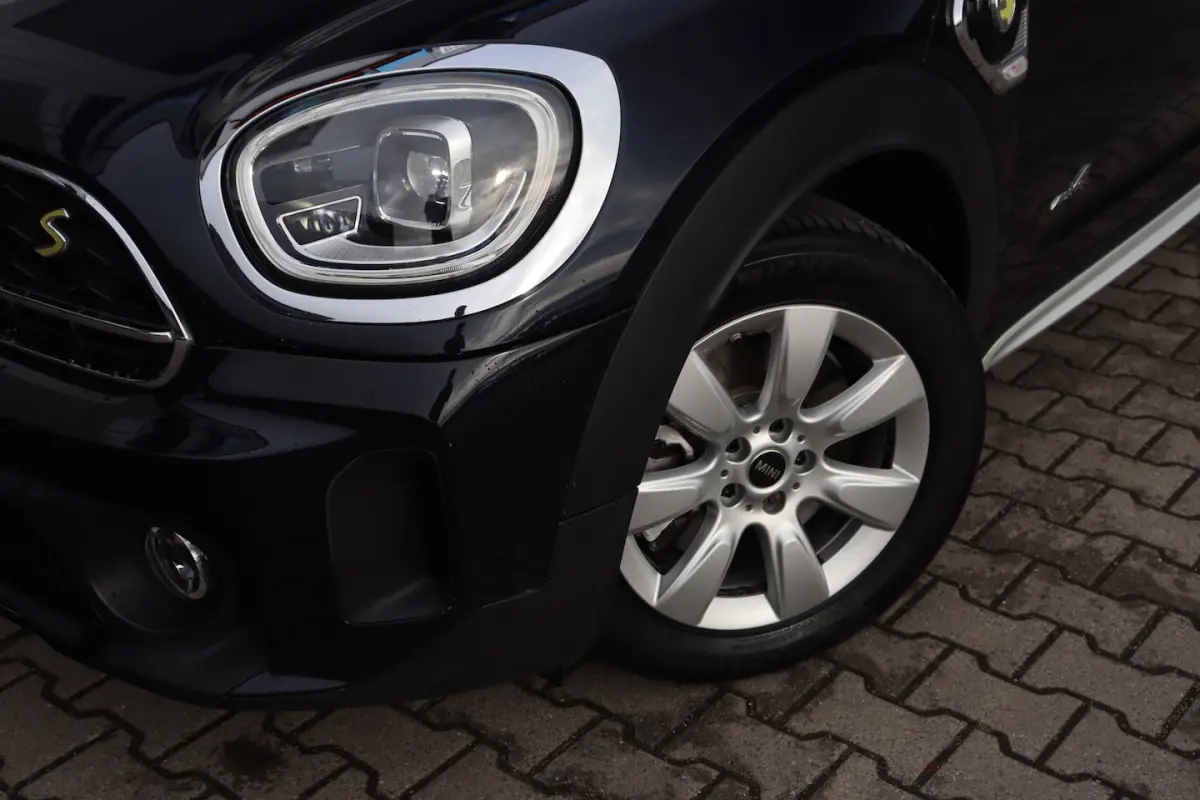 1.5 Cooper S E ALL4 Yours | Camera | LED | Carplay |
