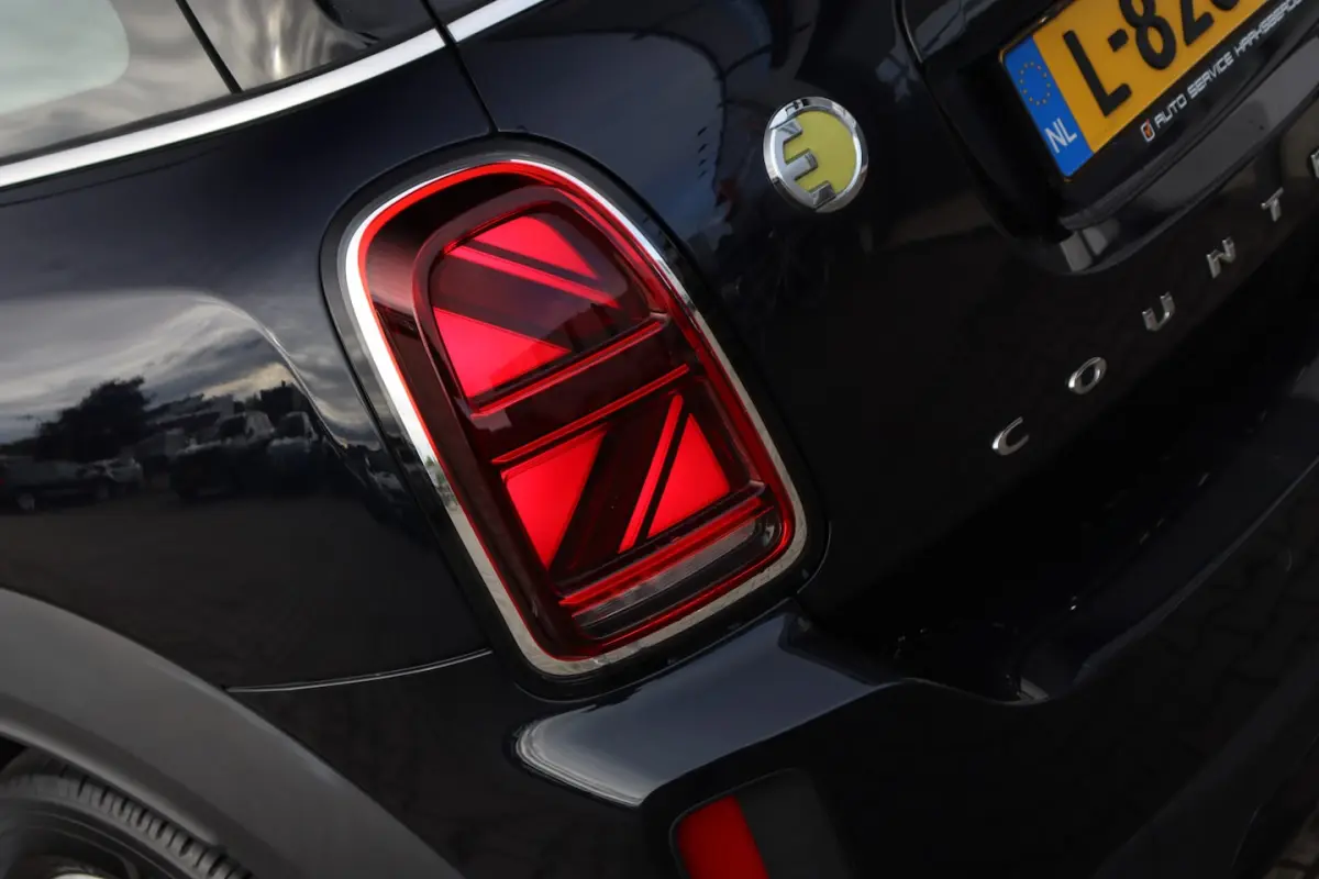 1.5 Cooper S E ALL4 Yours | Camera | LED | Carplay |