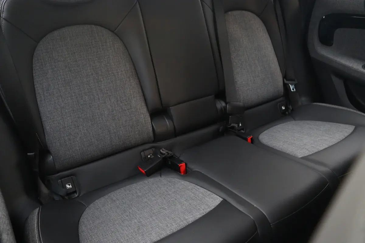 1.5 Cooper S E ALL4 Yours | Camera | LED | Carplay |