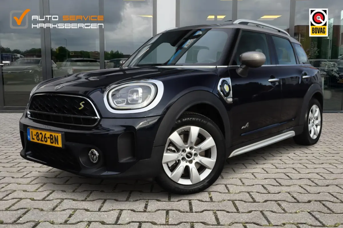 1.5 Cooper S E ALL4 Yours | Camera | LED | Carplay |