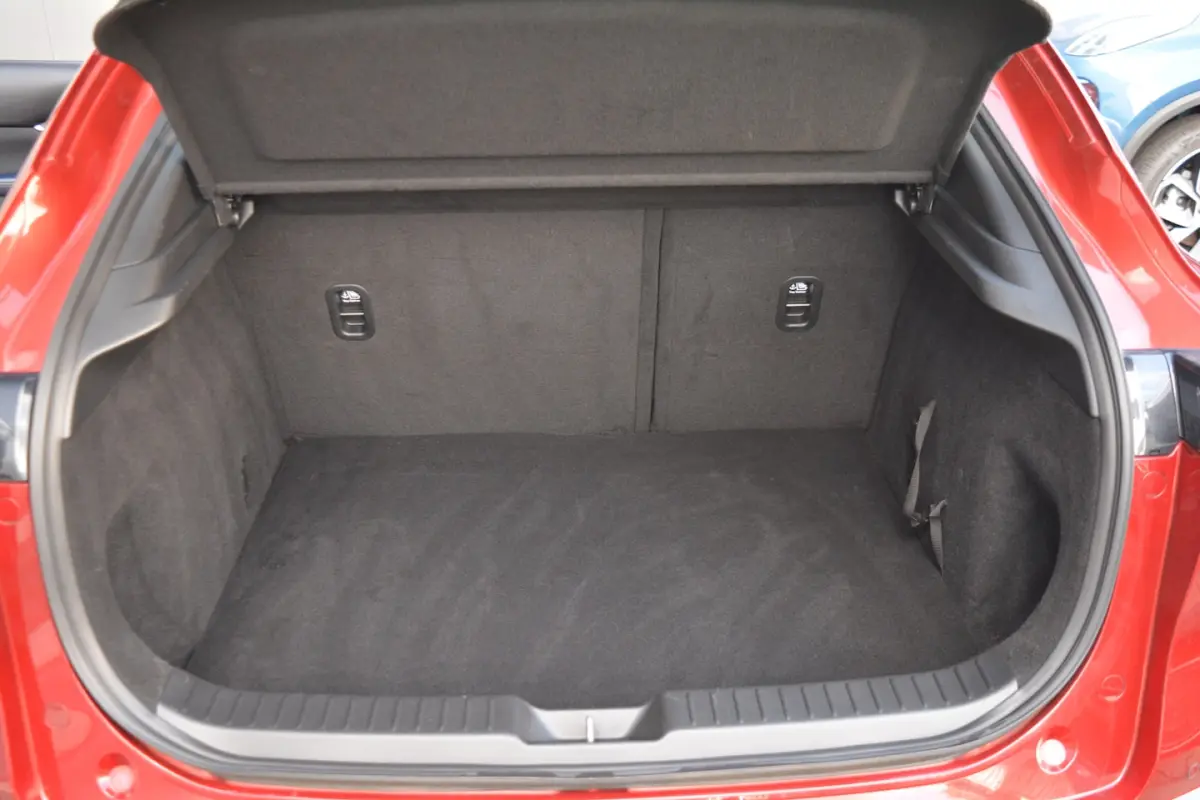 2.0 e-SkyActiv-X M Hybrid 180 PK | ACC | Camera | BOSE |