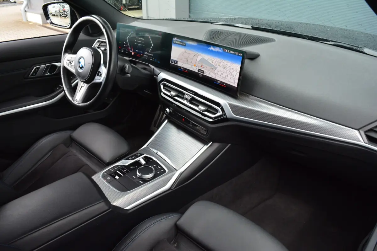 330e M Pakket | Laser Led | ACC | Camera |