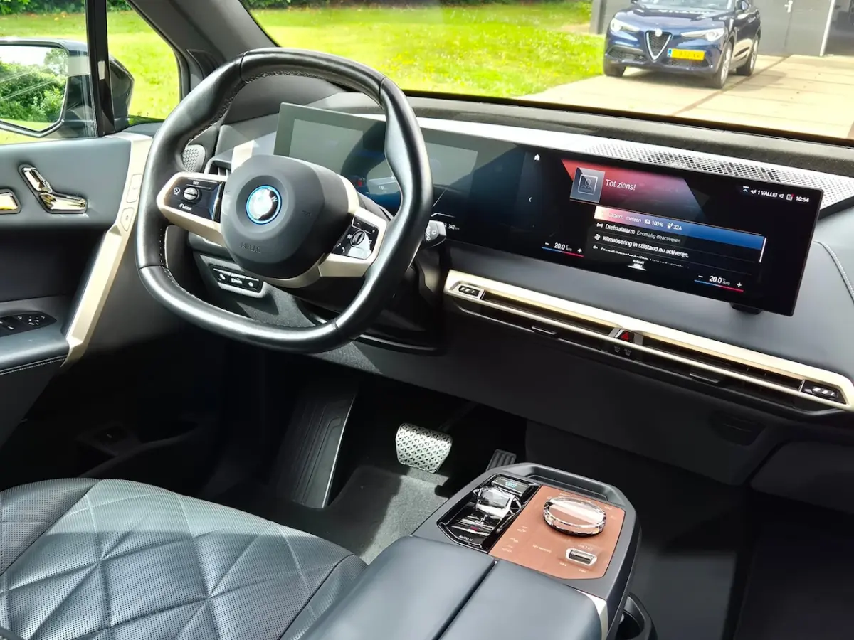 XDrive50 High Executive 112 kWh - SOH 94% - M-Sport - Panodak - HuD - Massagestoelen - B&W