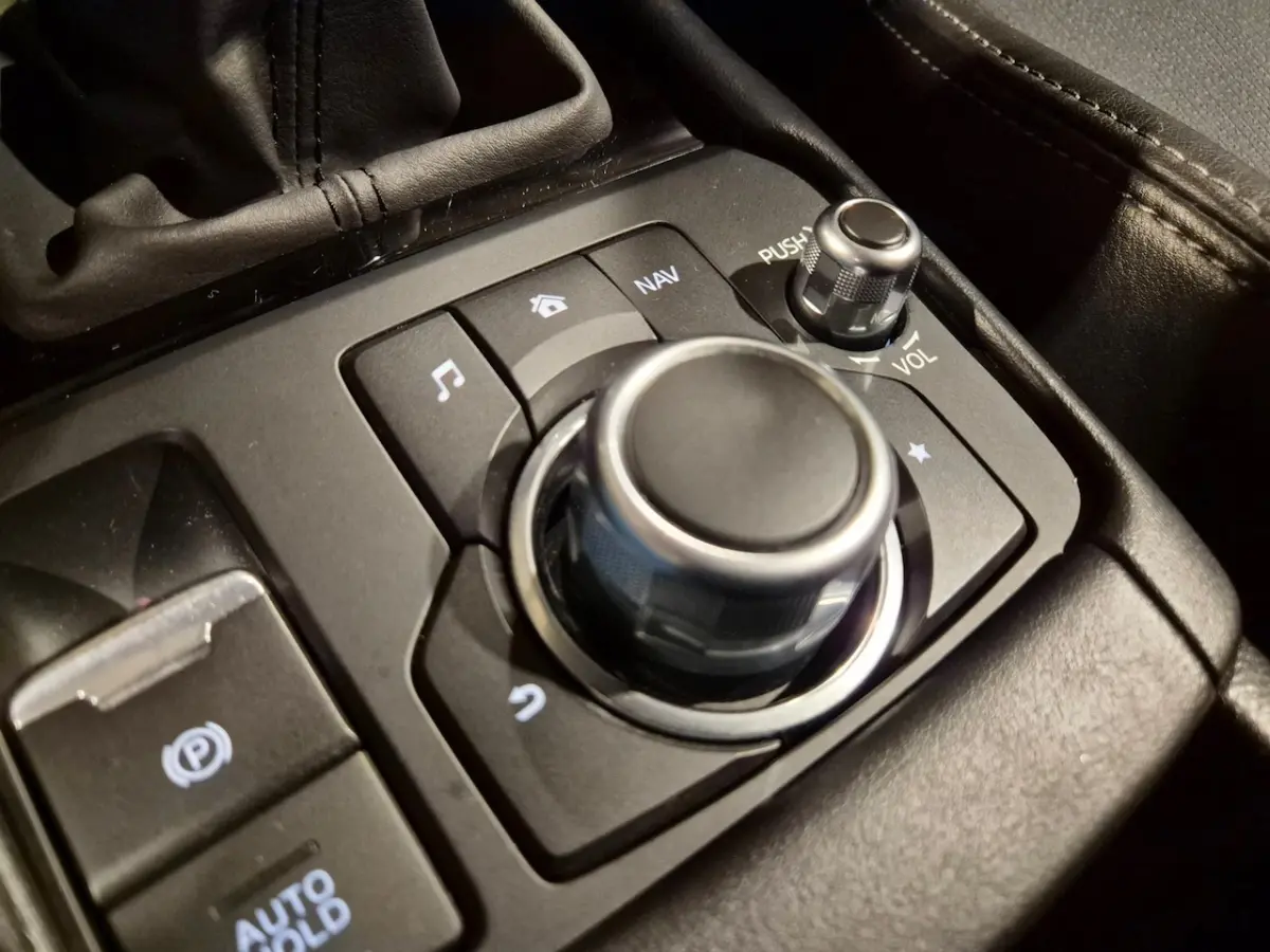 2.0 SkyActiv-G 120 GT-M - BOSE - Camera - Navi - Stoel en Stuurverw - HuD - Adapt Cruise -