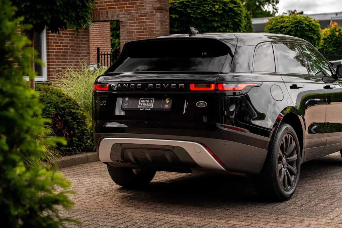 2.0 I4 Turbo AWD R-Dynamic HSE Trekhaak Schuifdak 360 Camera Meridian Stoelverw.Verw 20''