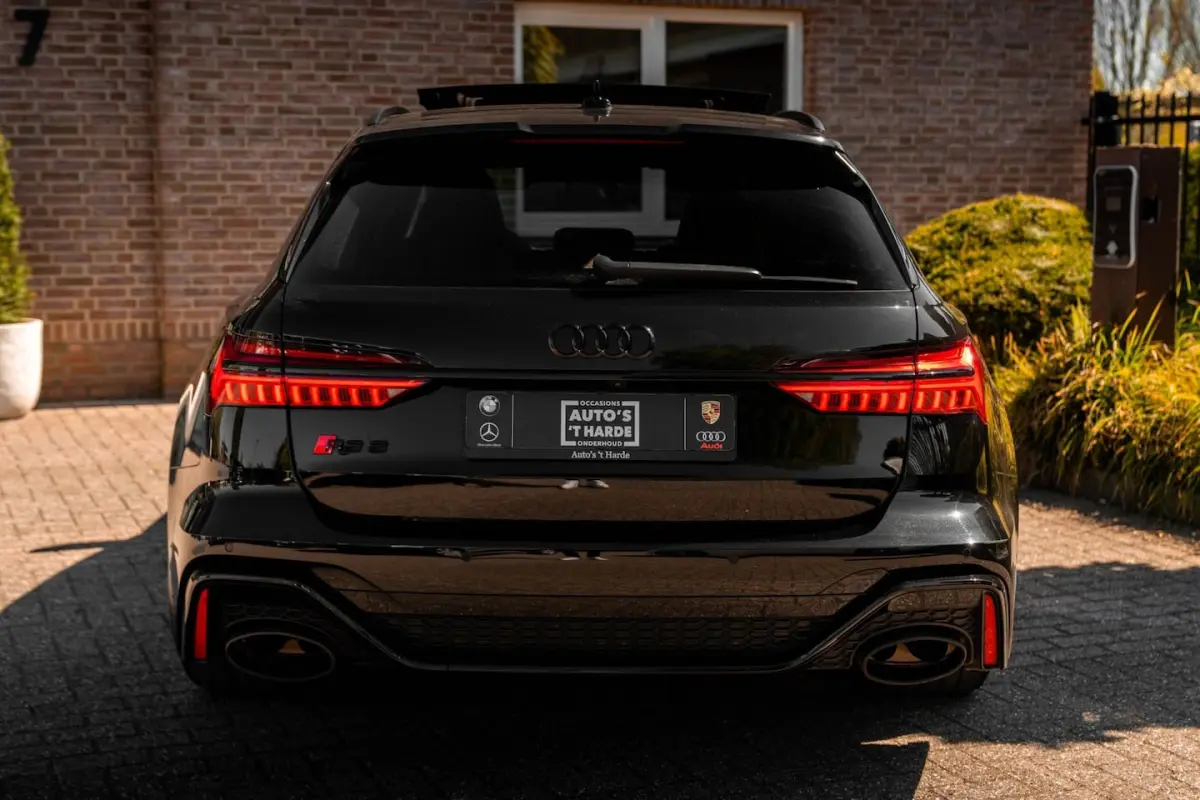 Avant 4.0 TFSI Quattro 600 PK Milltek Adaptive Pano B&O Softclose Keramisch Keyless 22''
