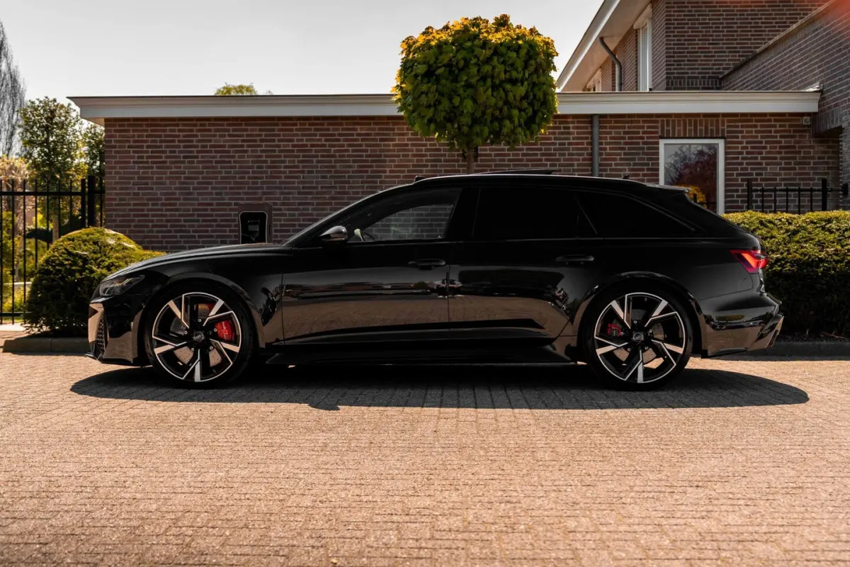Avant 4.0 TFSI Quattro 600 PK Milltek Adaptive Pano B&O Softclose Keramisch Keyless 22''