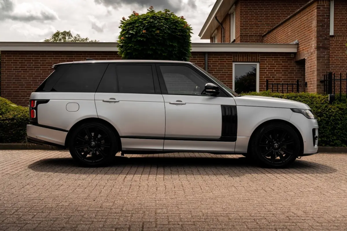 P400e Limited Edition 404 PK SVO Kleur Pano Soft-Close Keyless Meridian 21''