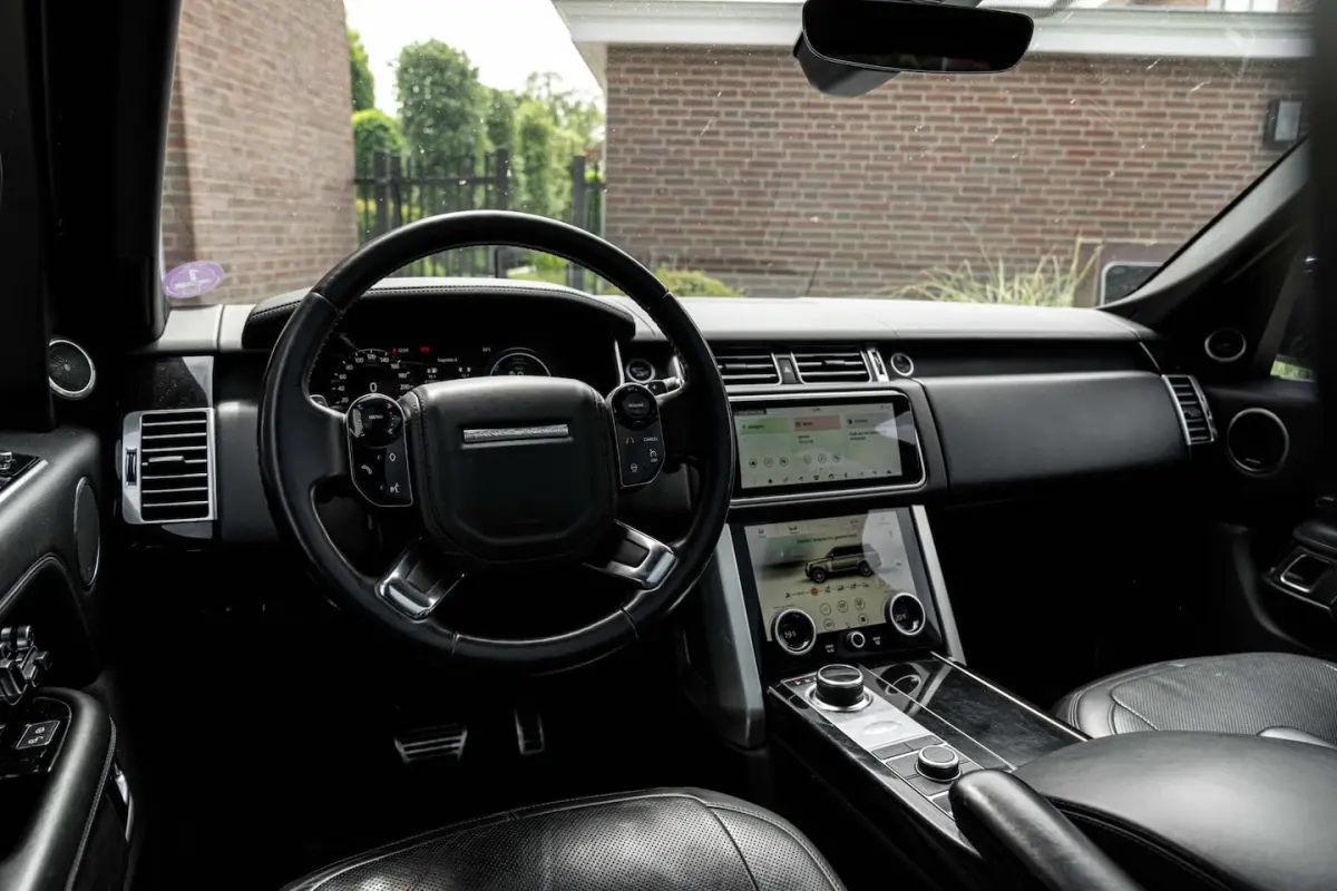P400e Limited Edition 404 PK SVO Kleur Pano Soft-Close Keyless Meridian 21''