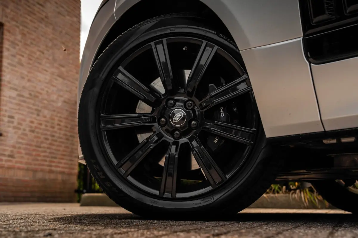 P400e Limited Edition 404 PK SVO Kleur Pano Soft-Close Keyless Meridian 21''
