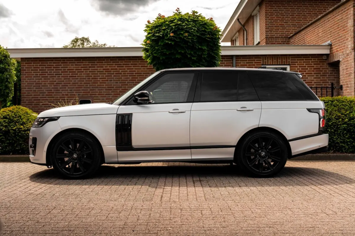 P400e Limited Edition 404 PK SVO Kleur Pano Soft-Close Keyless Meridian 21''