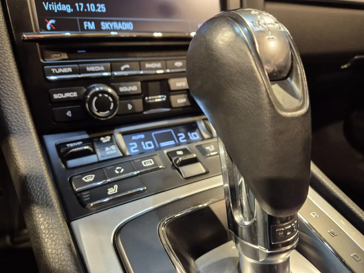 2.7 PDK - 1e Eigenaar - NL Auto - Licht design - Sportstoelen met leder pakket - HiFi pakk