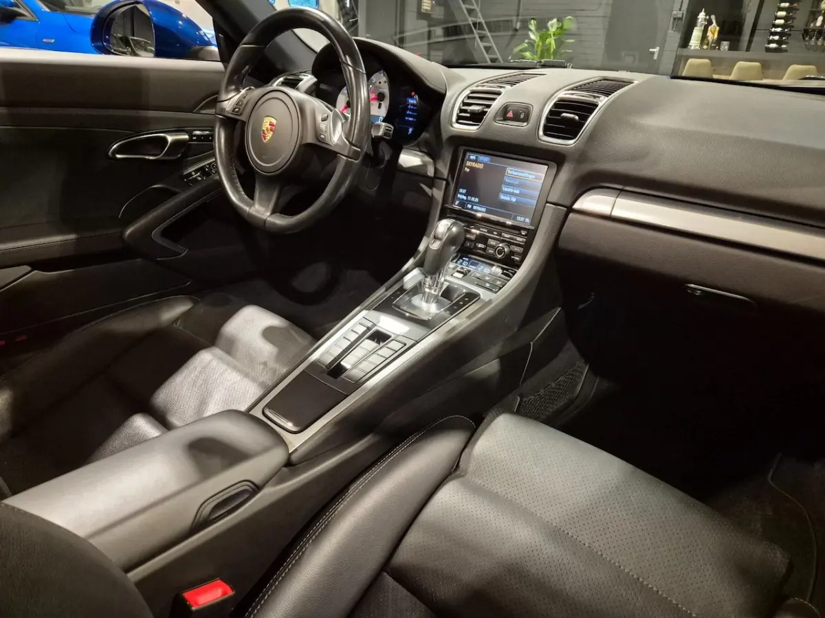 2.7 PDK - 1e Eigenaar - NL Auto - Licht design - Sportstoelen met leder pakket - HiFi pakk