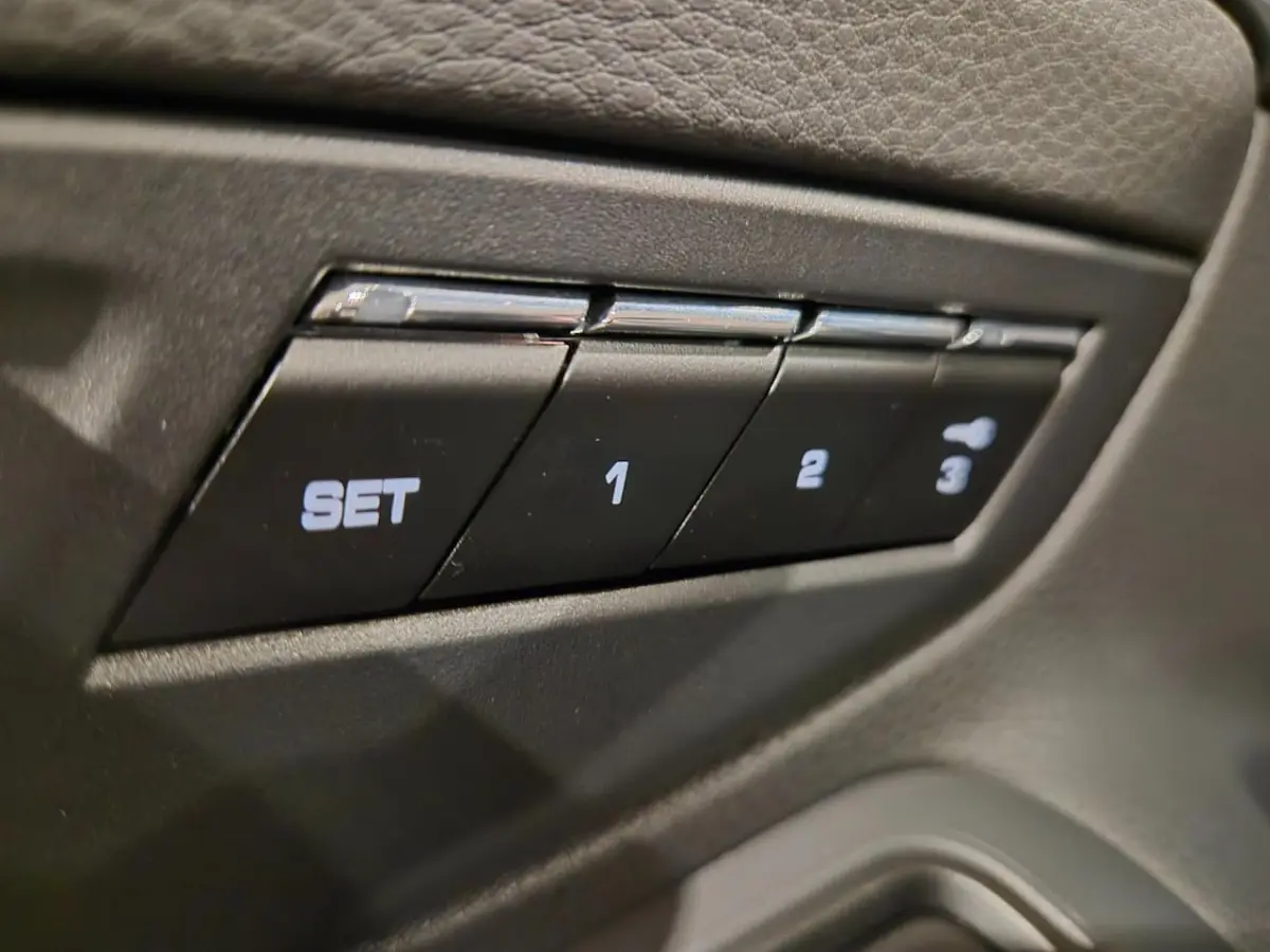 2.7 PDK - 1e Eigenaar - NL Auto - Licht design - Sportstoelen met leder pakket - HiFi pakk
