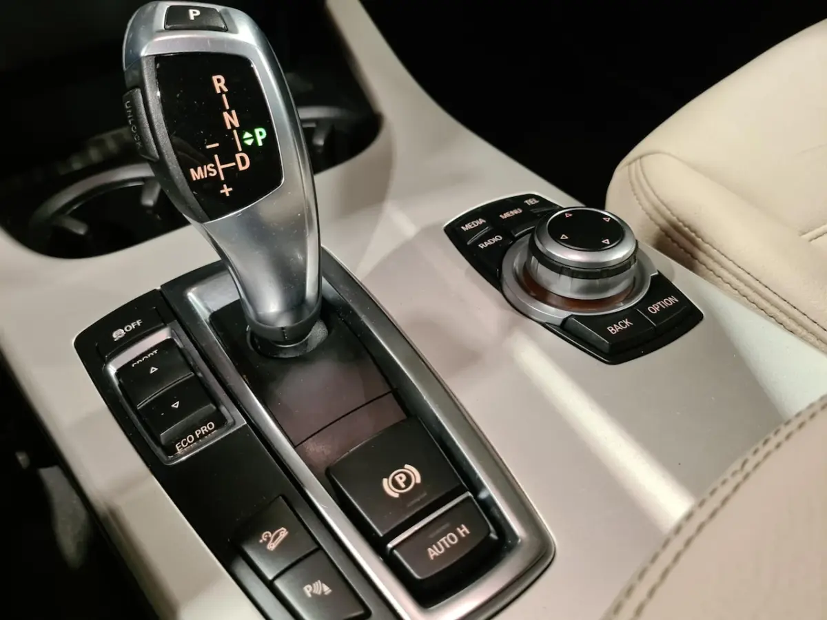 XDrive20i High Executive - Leder - Memorystoel - Stoelverw - Camera - Navigatie - NL Auto