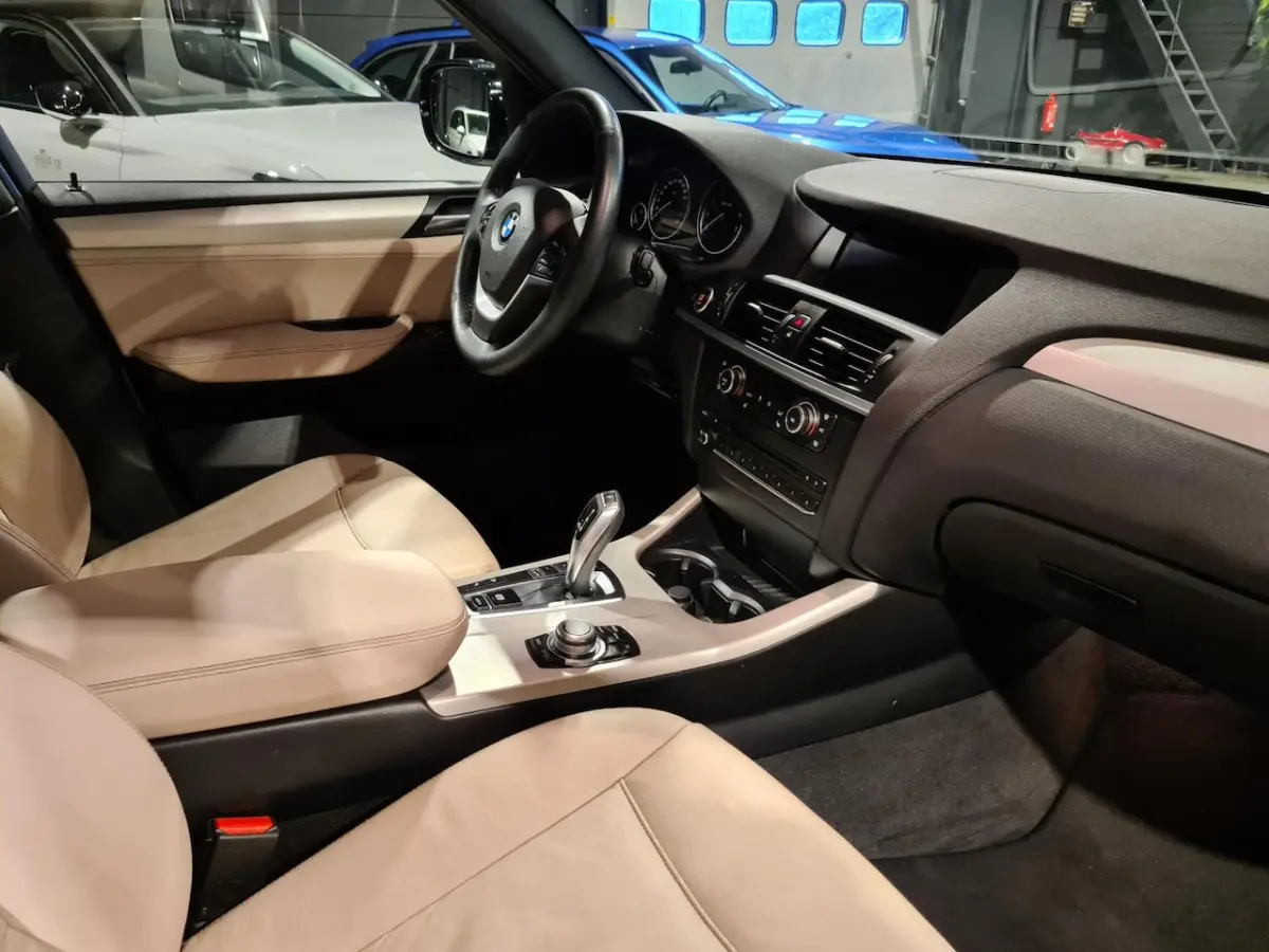 XDrive20i High Executive - Leder - Memorystoel - Stoelverw - Camera - Navigatie - NL Auto