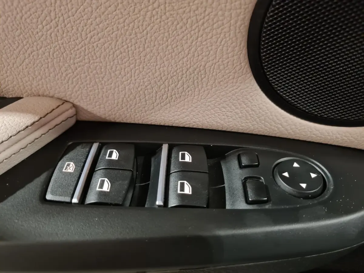XDrive20i High Executive - Leder - Memorystoel - Stoelverw - Camera - Navigatie - NL Auto