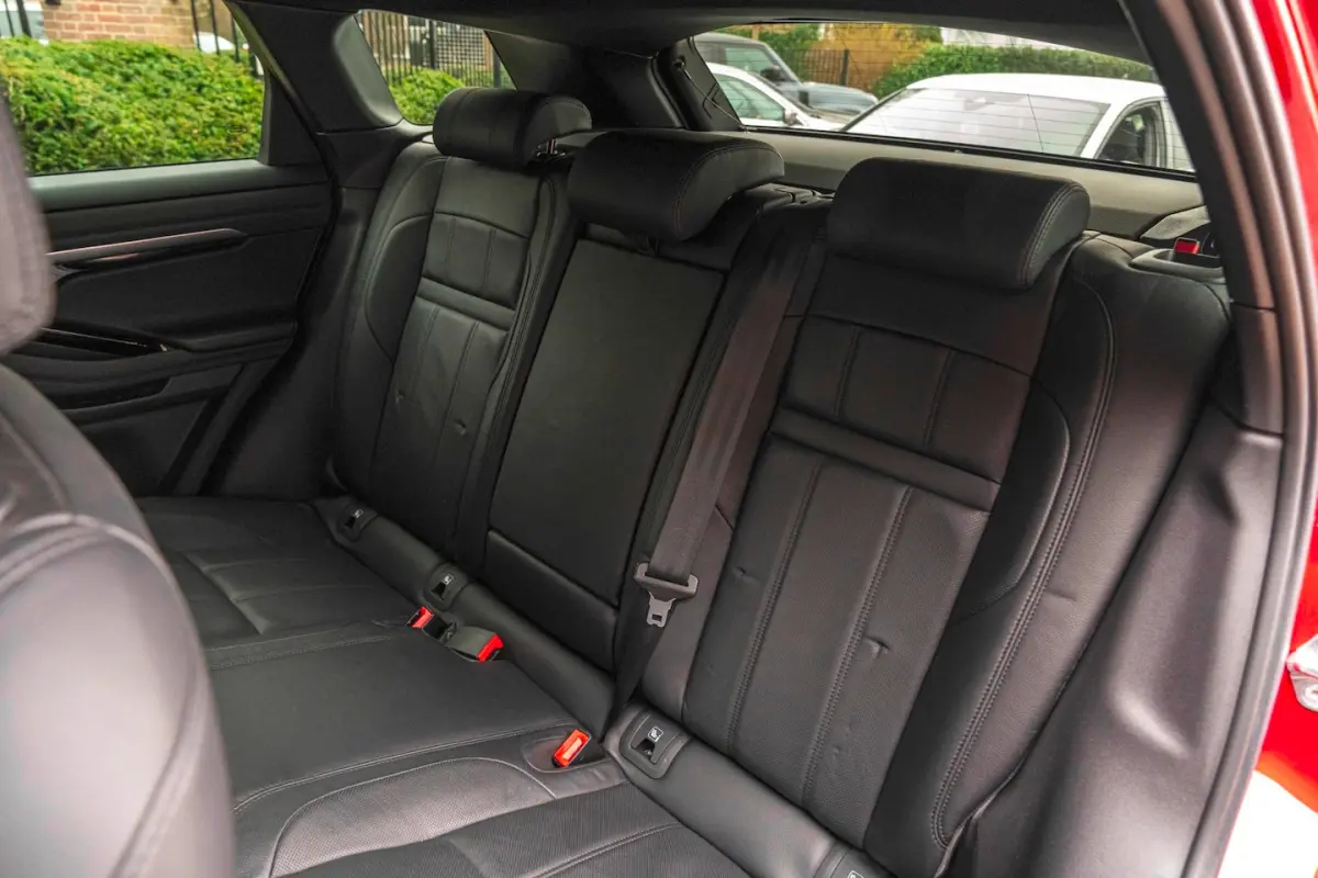 2.0 P250 AWD R-Dynamic HSE ACC Meridian Leder Memory Keyless 20''