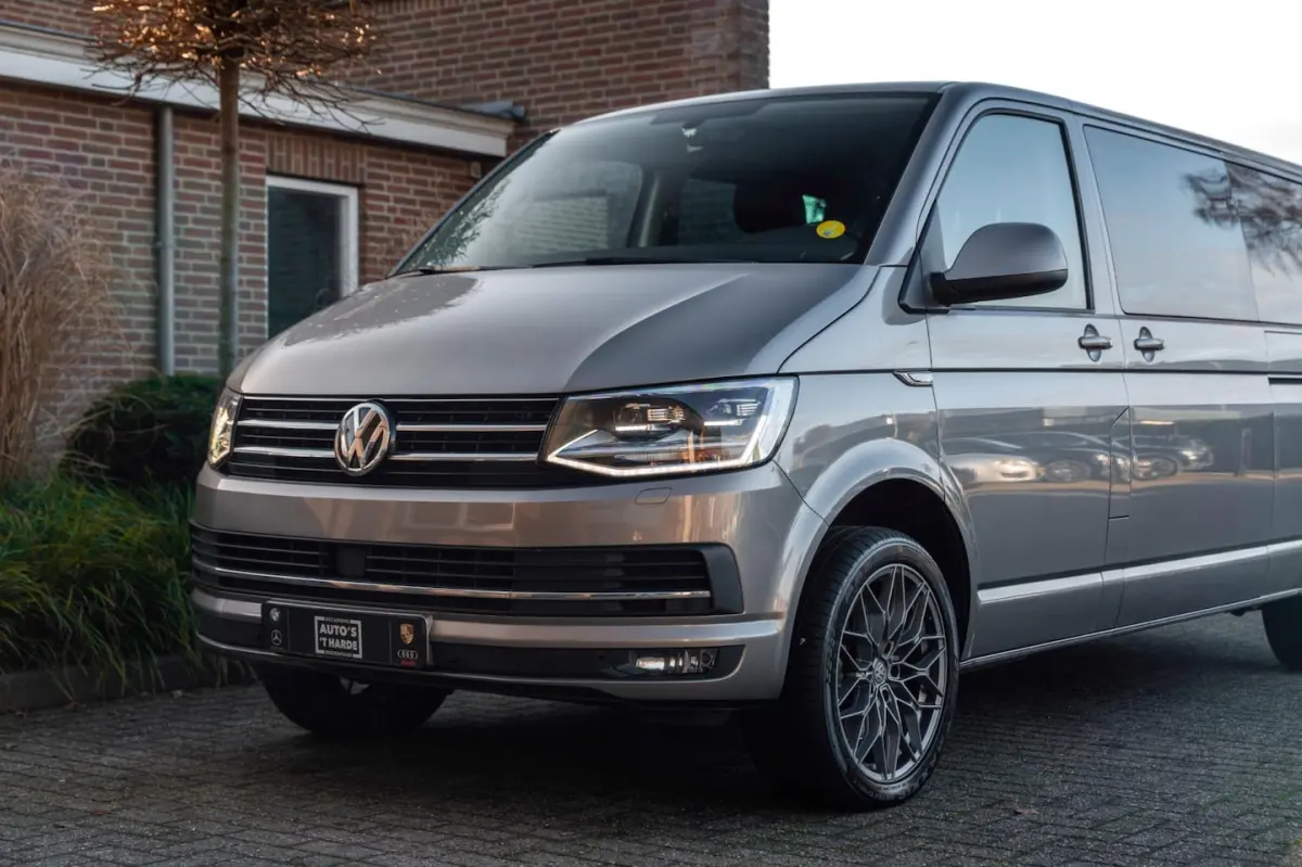2.0 TDI L2H1 DC Highline 1e Eig Adaptive Cruise Trekhaak Leder LED 19''