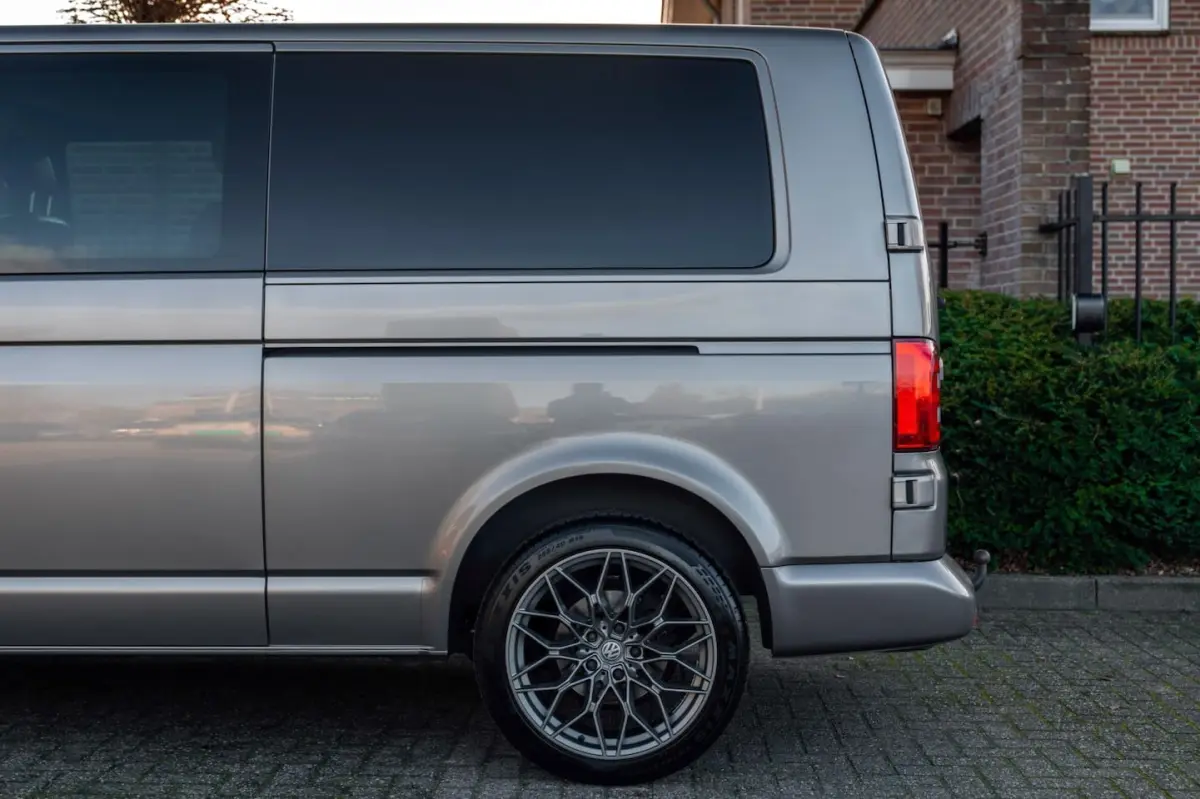 2.0 TDI L2H1 DC Highline 1e Eig Adaptive Cruise Trekhaak Leder LED 19''