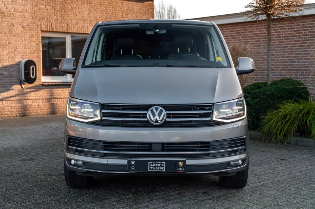 2.0 TDI L2H1 DC Highline 1e Eig Adaptive Cruise Trekhaak Leder LED 19''