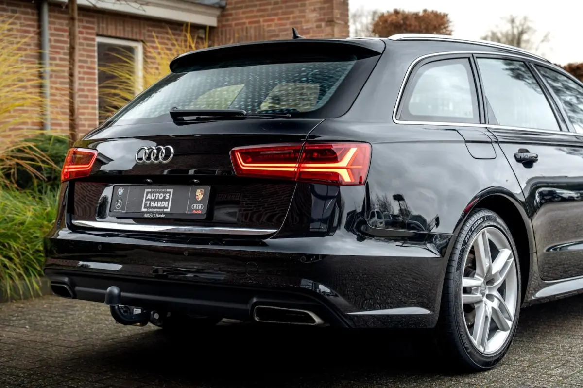 1.8 TFSI ultra 190 PK Adaptive Trekhaak Schuifdak Half/Leer PDC 19'' S-Line