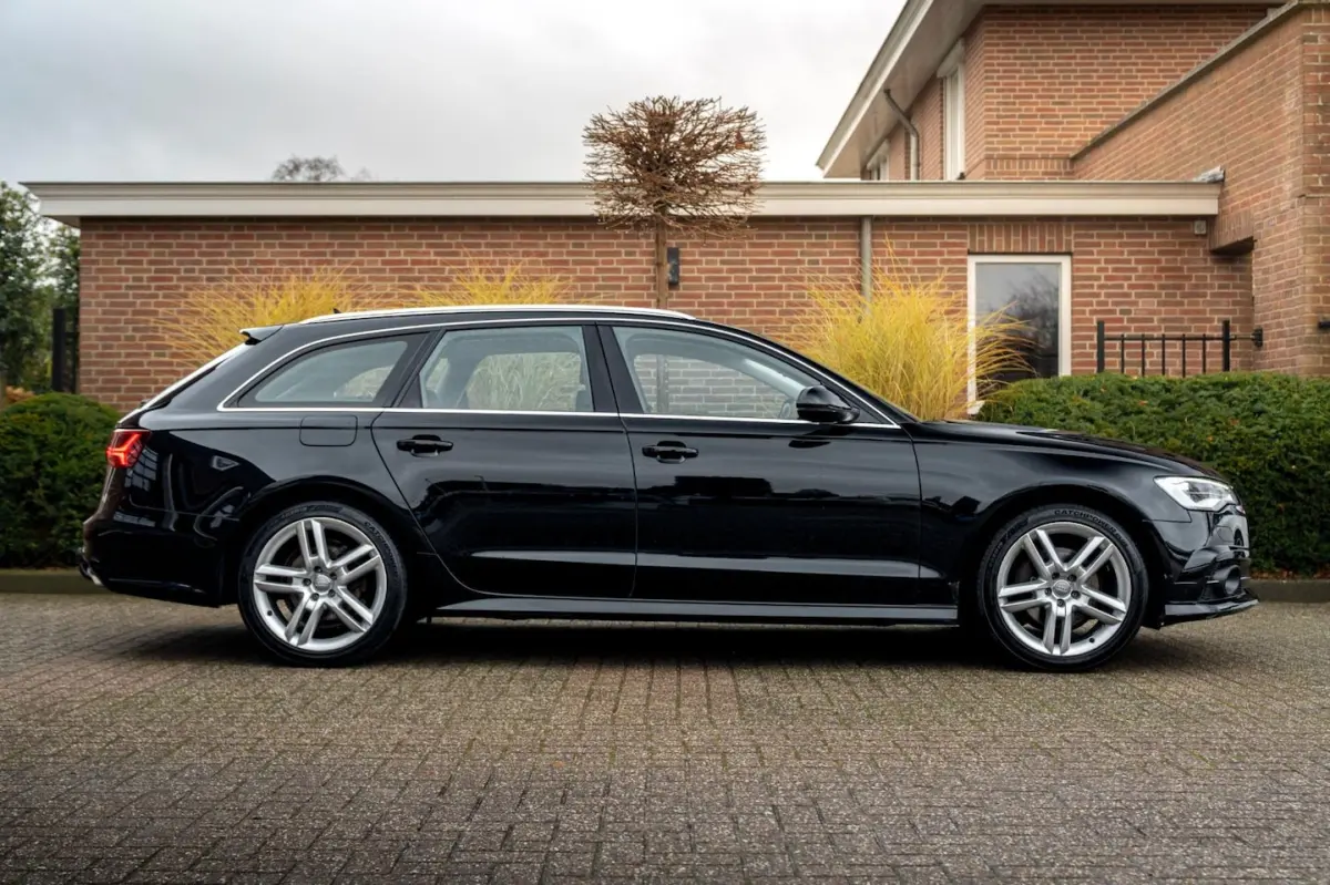 1.8 TFSI ultra 190 PK Adaptive Trekhaak Schuifdak Half/Leer PDC 19'' S-Line