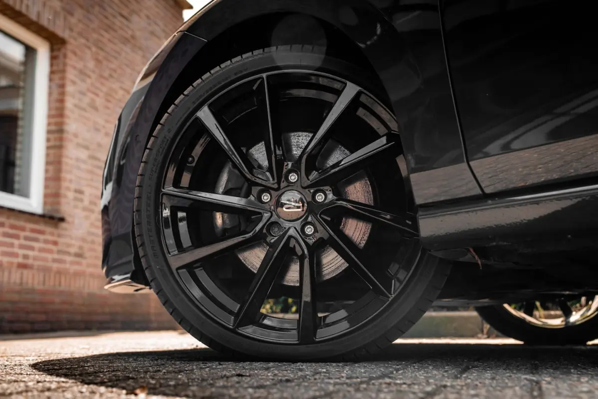 1.4 eHybrid 204 PK 1e Eig R-Line Pano Massage Adaptive 19''