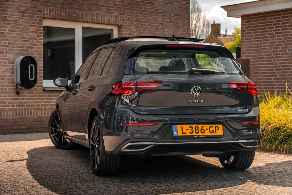1.4 eHybrid 204 PK 1e Eig R-Line Pano Massage Adaptive 19''