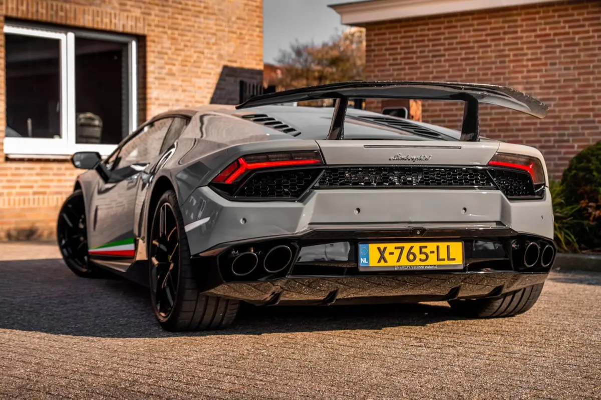 5.2 V10 LP580-2 | Lift | Dealer o.h | Carbon | Titanium Sportuitlaat