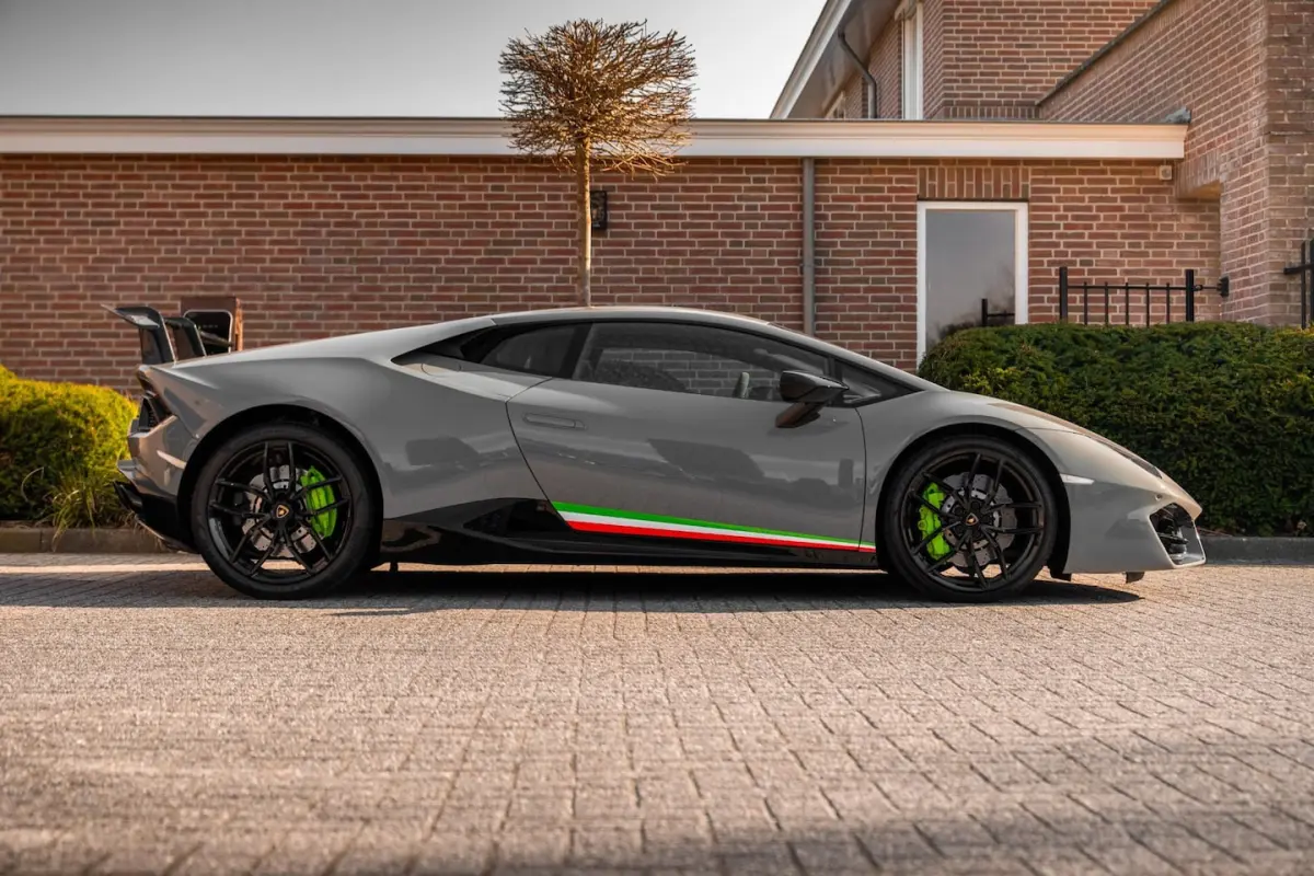 5.2 V10 LP580-2 | Lift | Dealer o.h | Carbon | Titanium Sportuitlaat