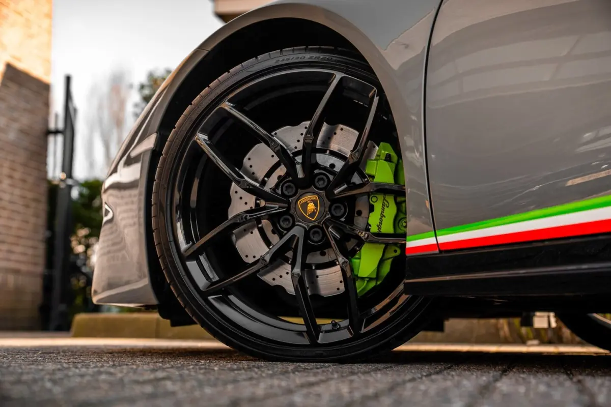 5.2 V10 LP580-2 | Lift | Dealer o.h | Carbon | Titanium Sportuitlaat
