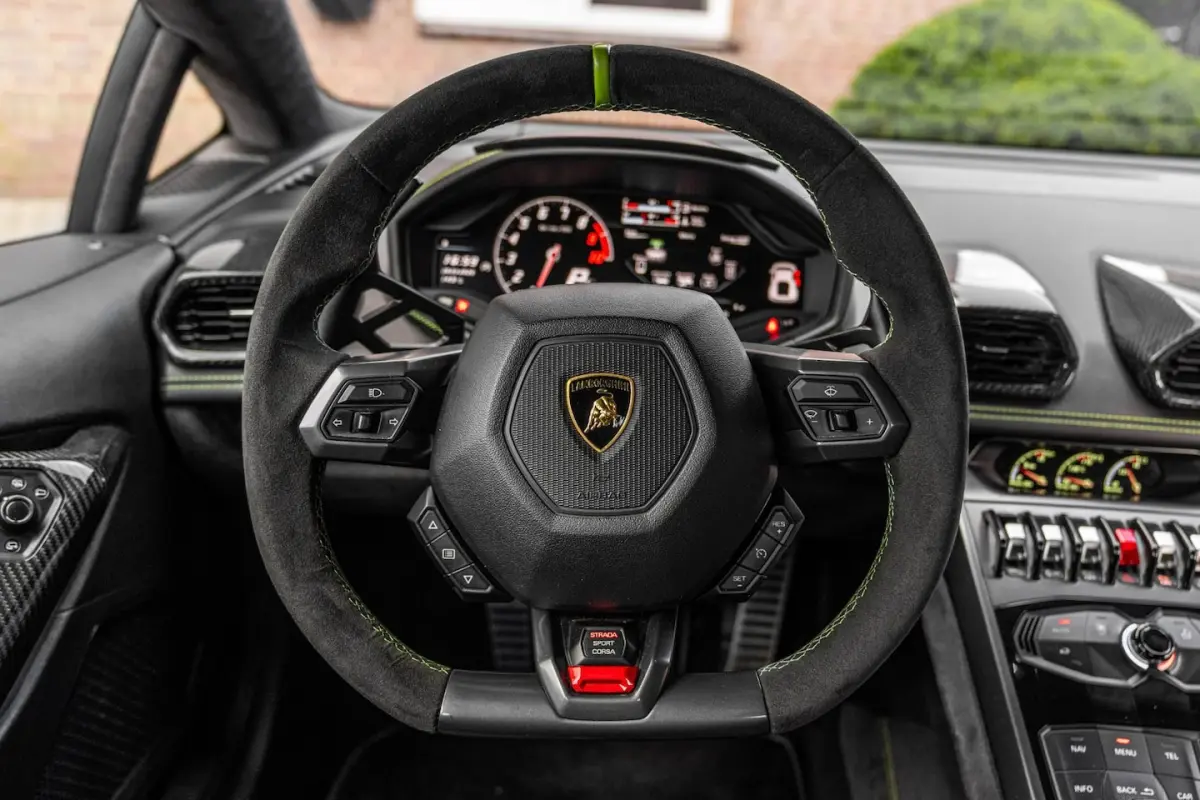 5.2 V10 LP580-2 | Lift | Dealer o.h | Carbon | Titanium Sportuitlaat