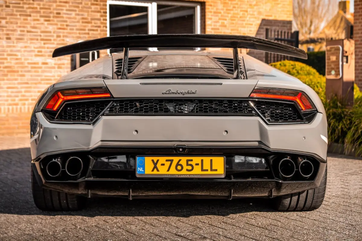 5.2 V10 LP580-2 | Lift | Dealer o.h | Carbon | Titanium Sportuitlaat