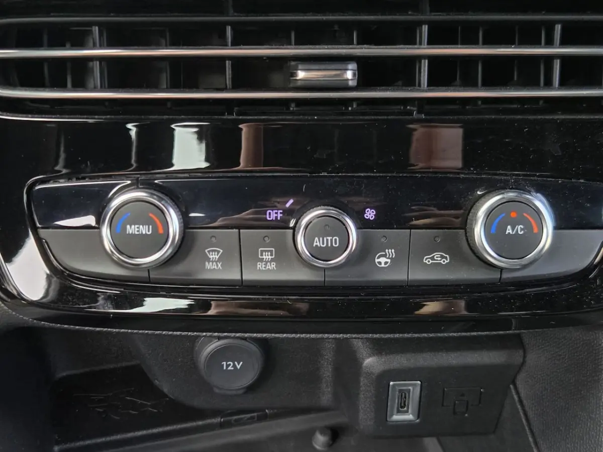 1.2 Turbo Hybrid Automaat | Camera + Sensoren | BT Carplay | BT Android Auto | Climate | C