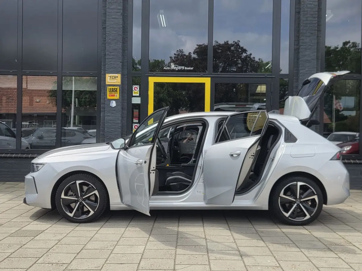 1.6 Hybrid Business Edition | 97, 5% SOH | Stoelv | Stuurv | Camera + Sensoren | Carplay |