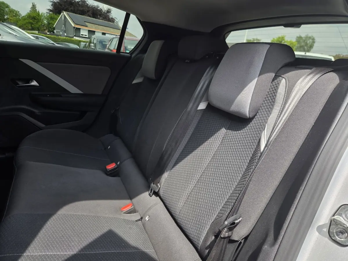 1.6 Hybrid Business Edition | 97, 5% SOH | Stoelv | Stuurv | Camera + Sensoren | Carplay |