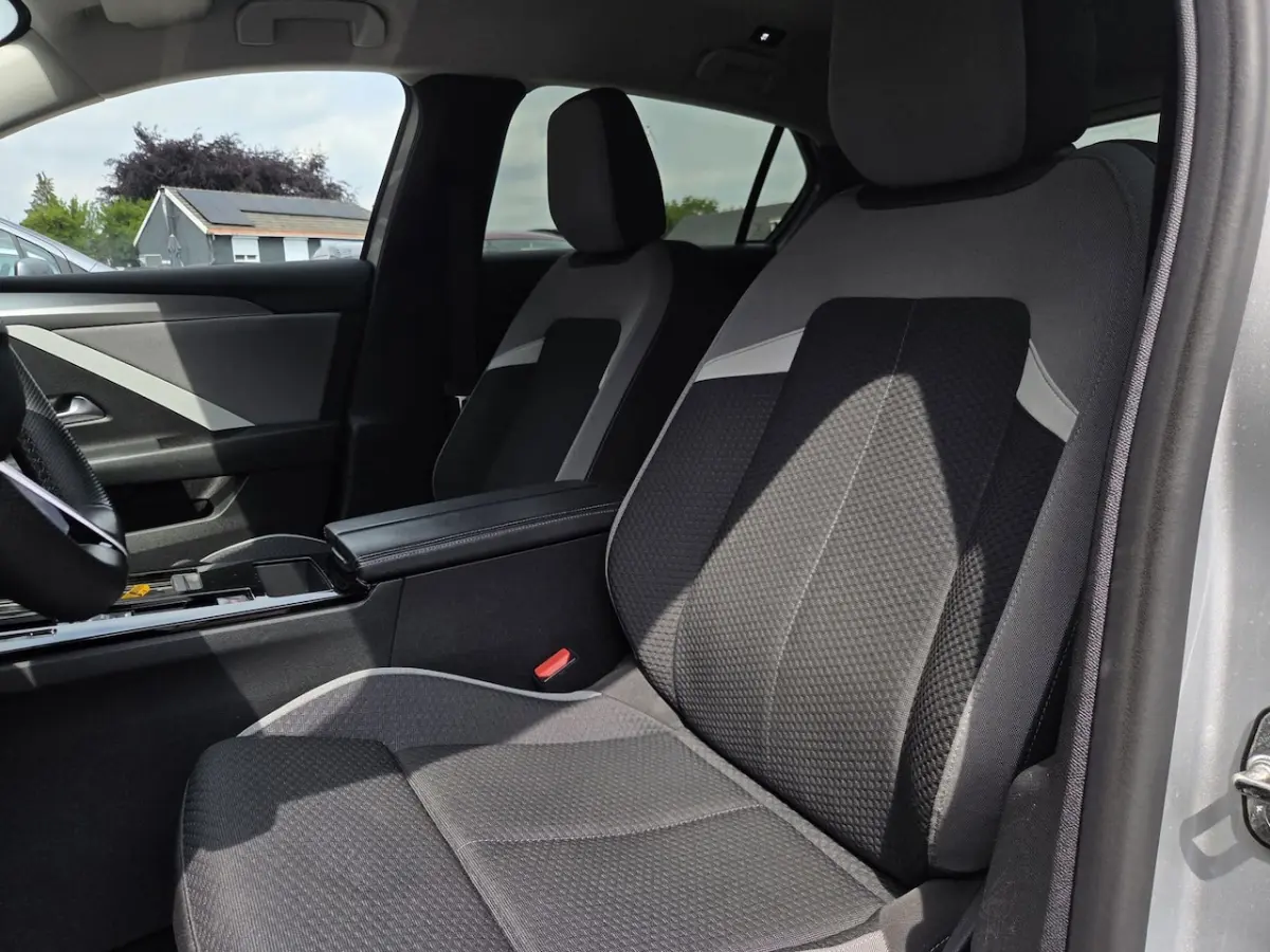 1.6 Hybrid Business Edition | 97, 5% SOH | Stoelv | Stuurv | Camera + Sensoren | Carplay |