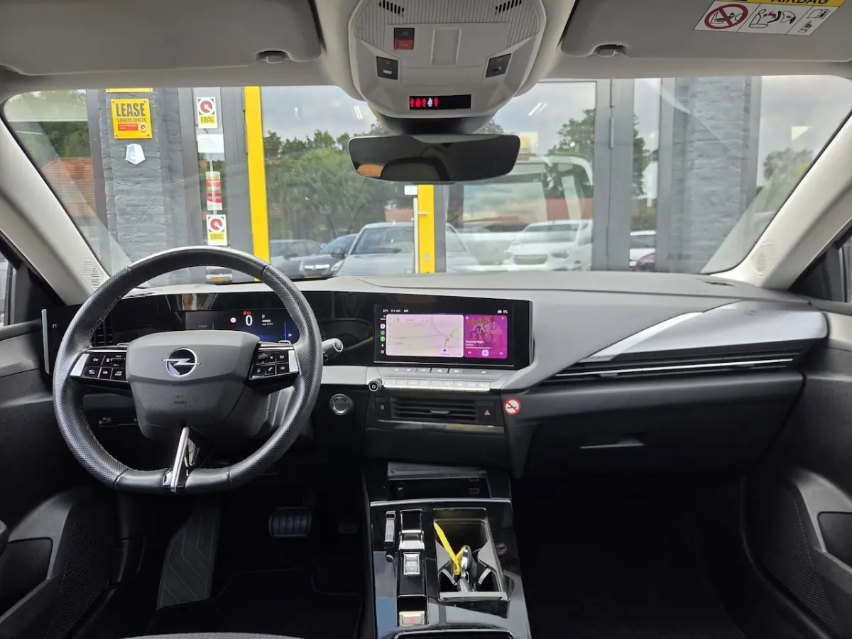 1.6 Hybrid Business Edition | 97, 5% SOH | Stoelv | Stuurv | Camera + Sensoren | Carplay |