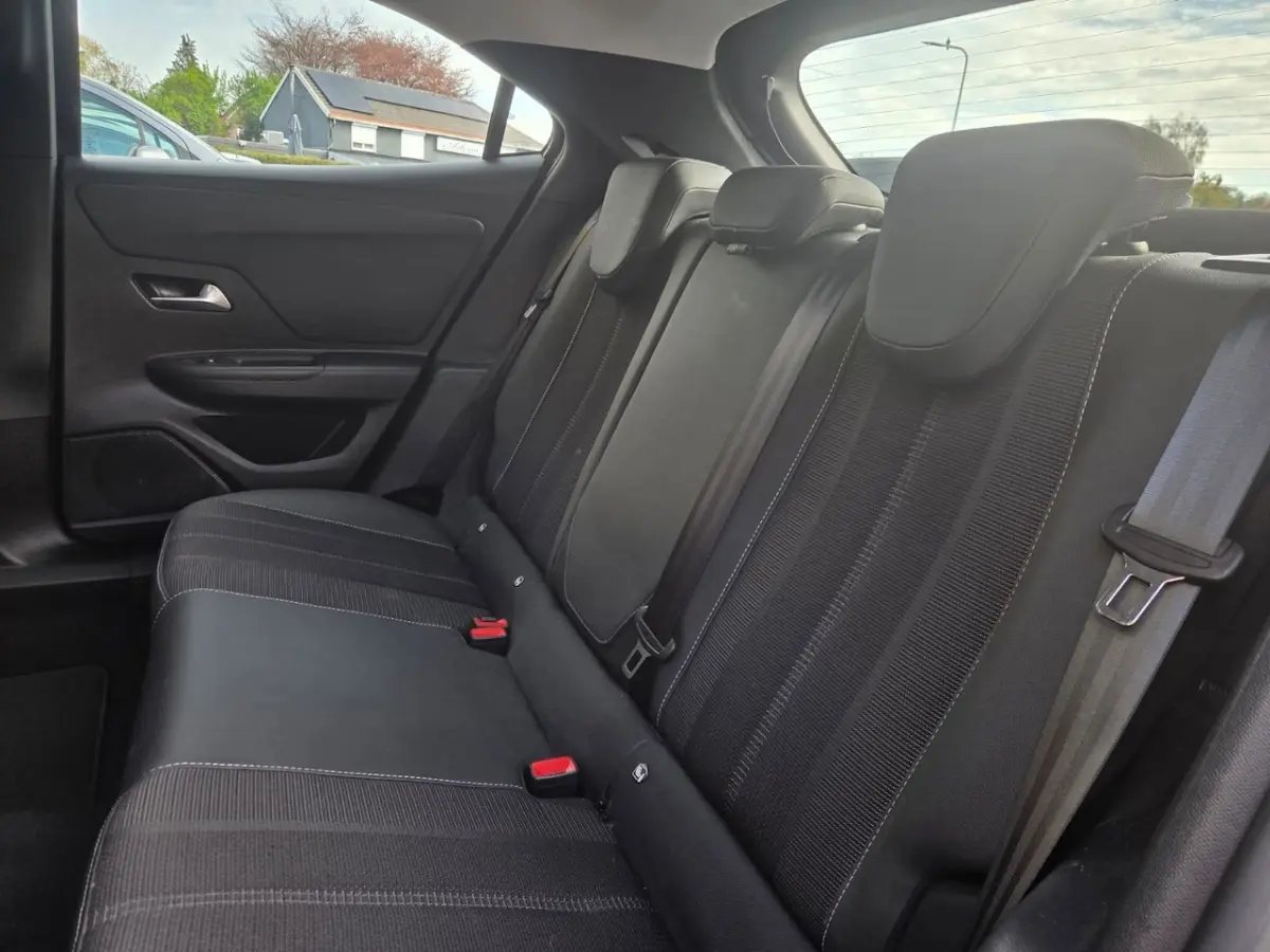1.2 Turbo Elegance | Camera + Sensoren | Carplay | Android Auto | Navi | Tel | Climate | C